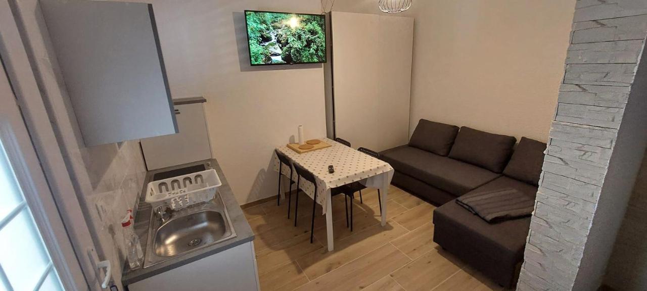 Guest House Keskic 카를로바크 외부 사진